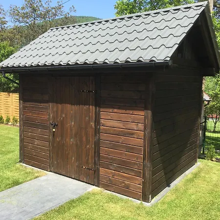 Kwiatowe Zacisze 木屋 什切尔克