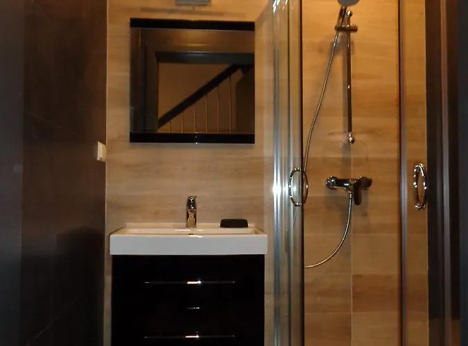 Kwiatowe Zacisze בקתה *